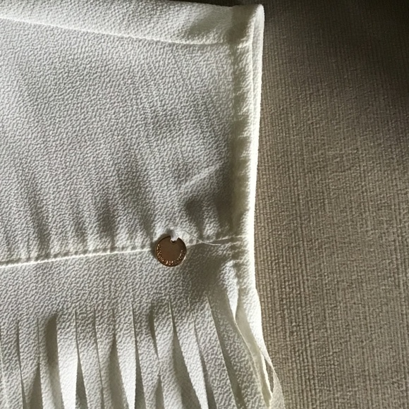 Designer Rinascimento Warm White Blouse, Fringed Front, Made in Italy. - Picture 15 of 16
